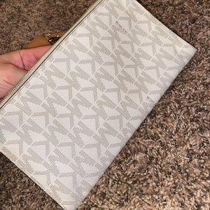 Michael Kors Logo Wrislet